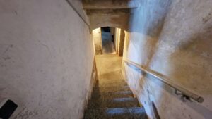 Zugang Keller
