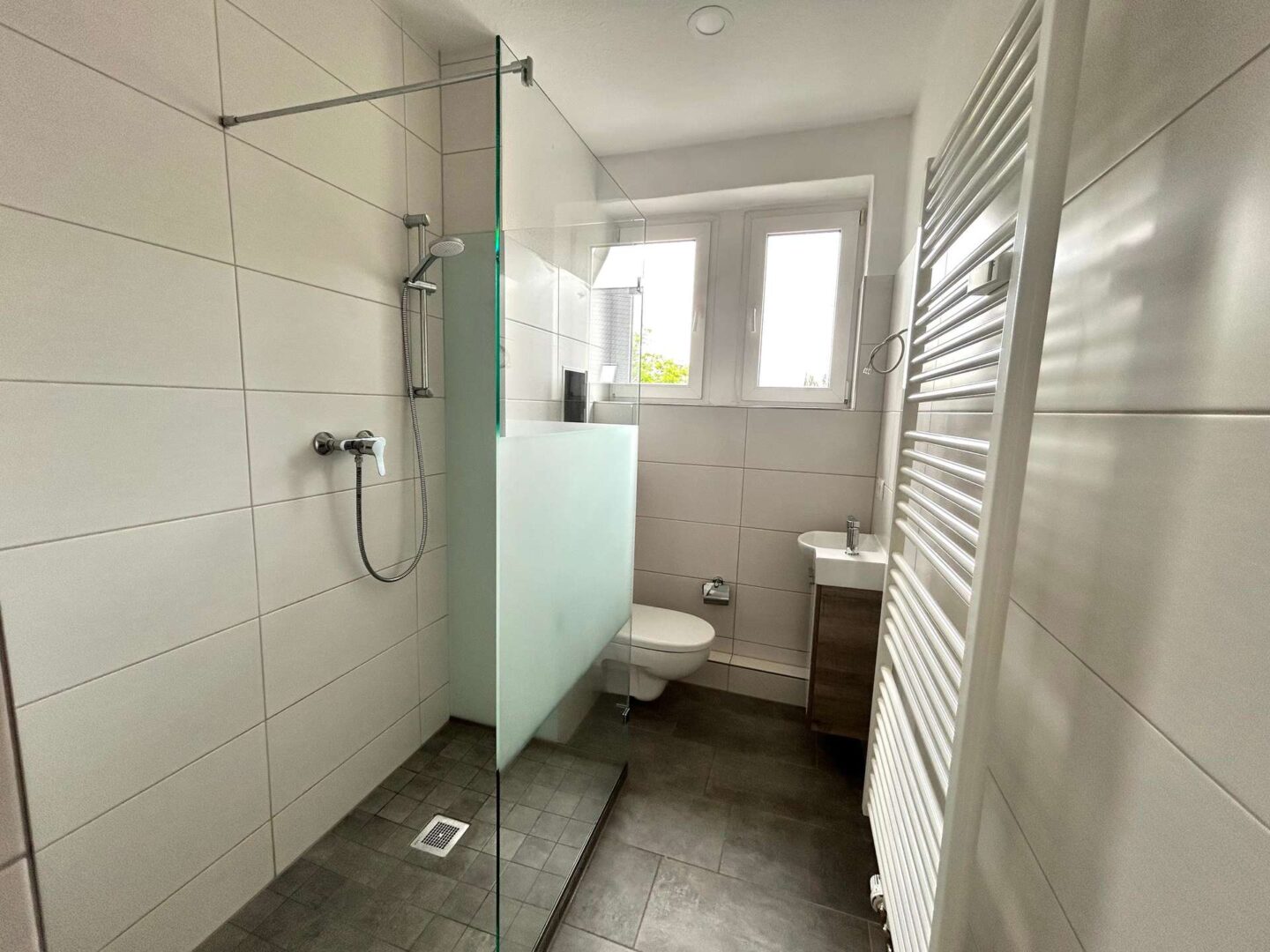 Badezimmer mit Dusche