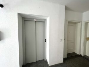 Aufzug direkt neben der Wohnung