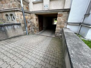 Zufahrt Stellplätze