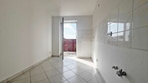 Küche mit Balkon