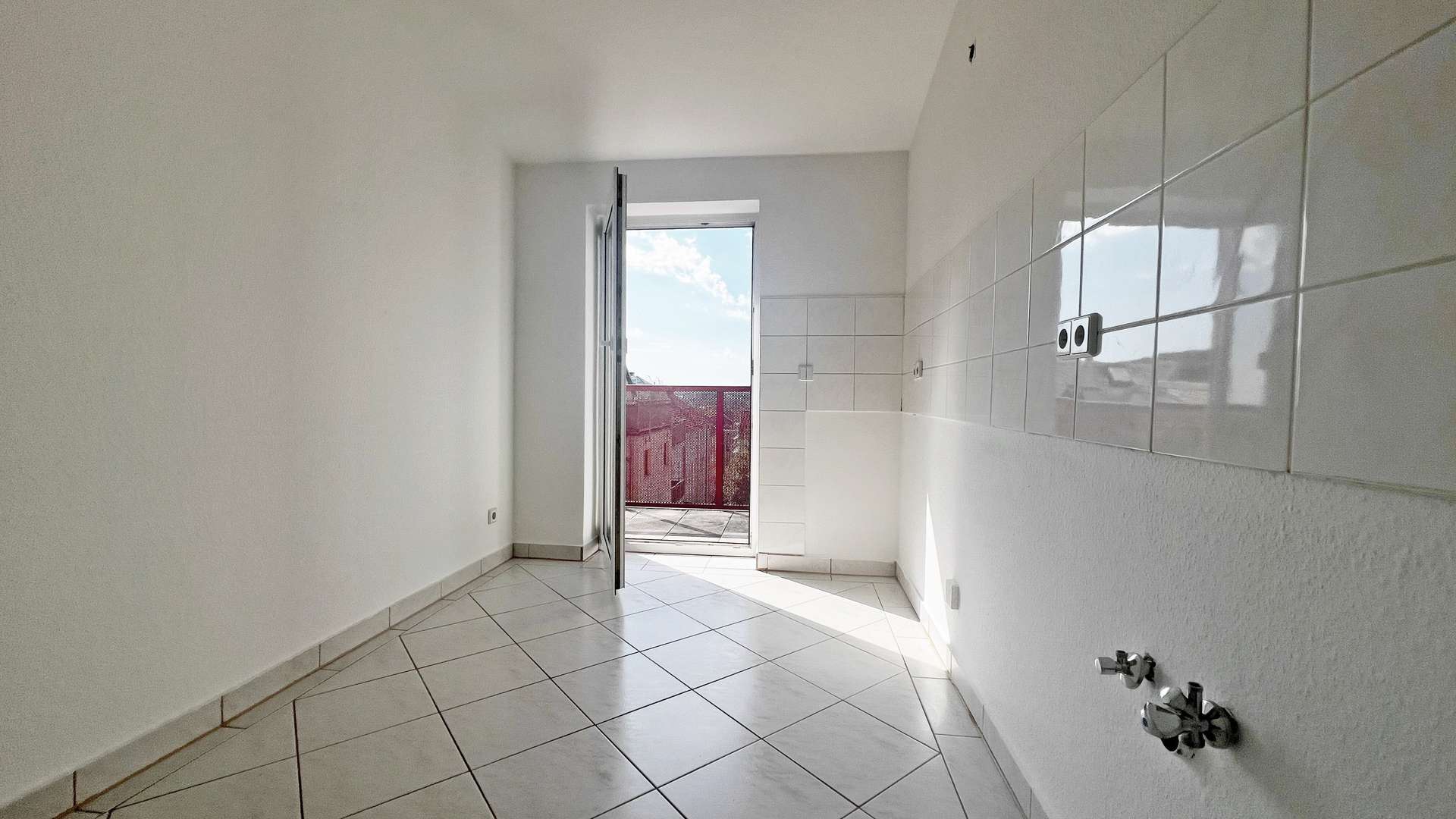 Küche mit Balkon