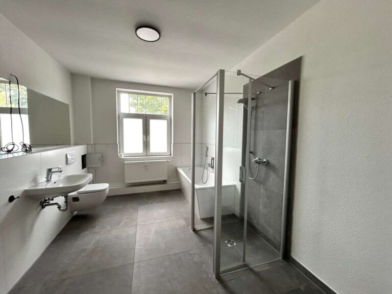 Modernes Badezimmer