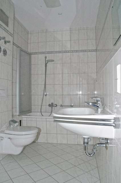 innenliegendes Bad mit Wanne