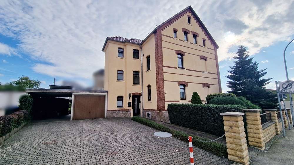 Haus mit Garage