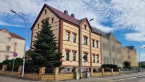 Haus seitlich vorn