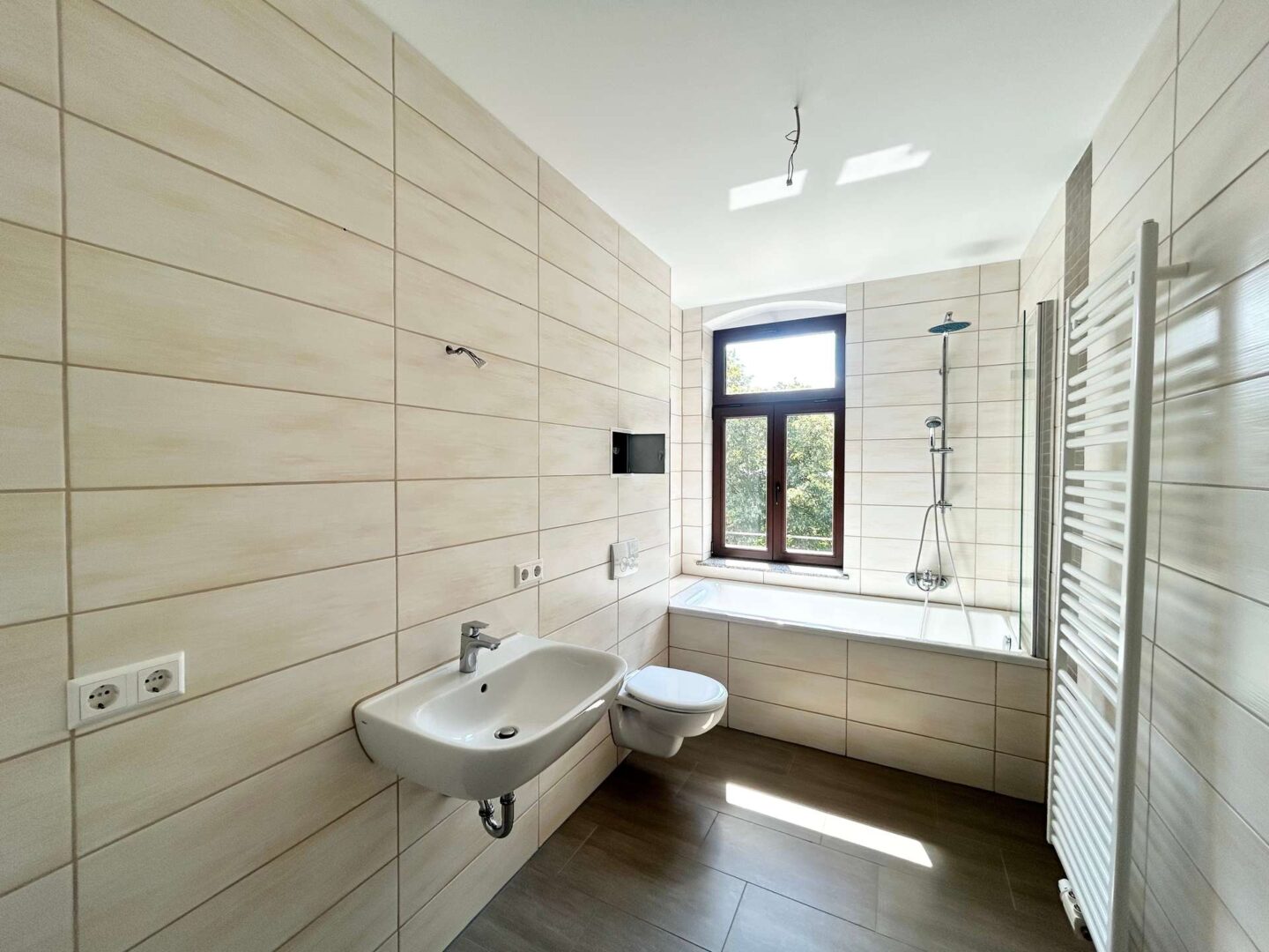 Modernes Badezimmer
