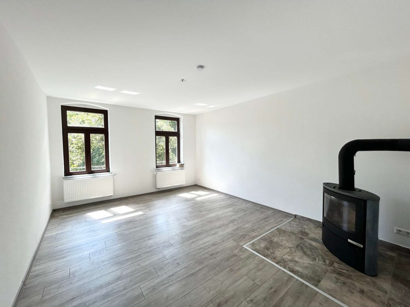 Wohnzimmer mit Kamin