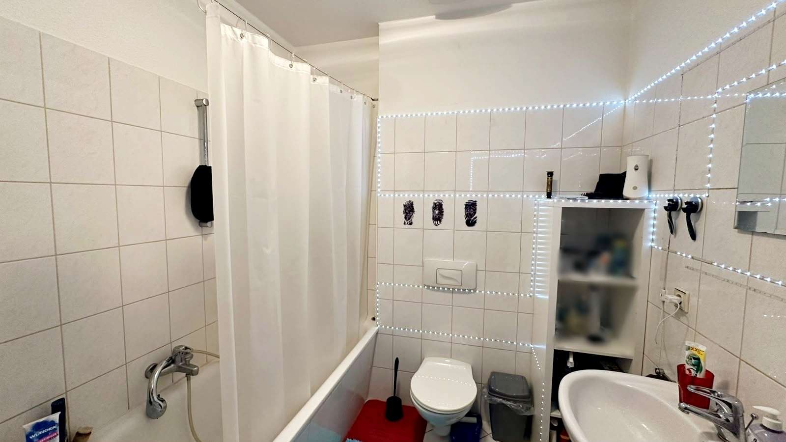 Bad mit Wanne
